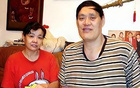 穆鐵柱追悼，軍旗覆蓋，妻兒悲痛，姚明鄭海霞哀悼出席。