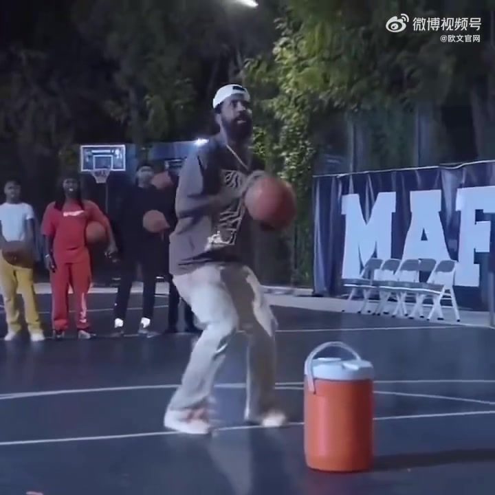 什么叫人球一體看歐文運球真是主打一個隨心所欲啊