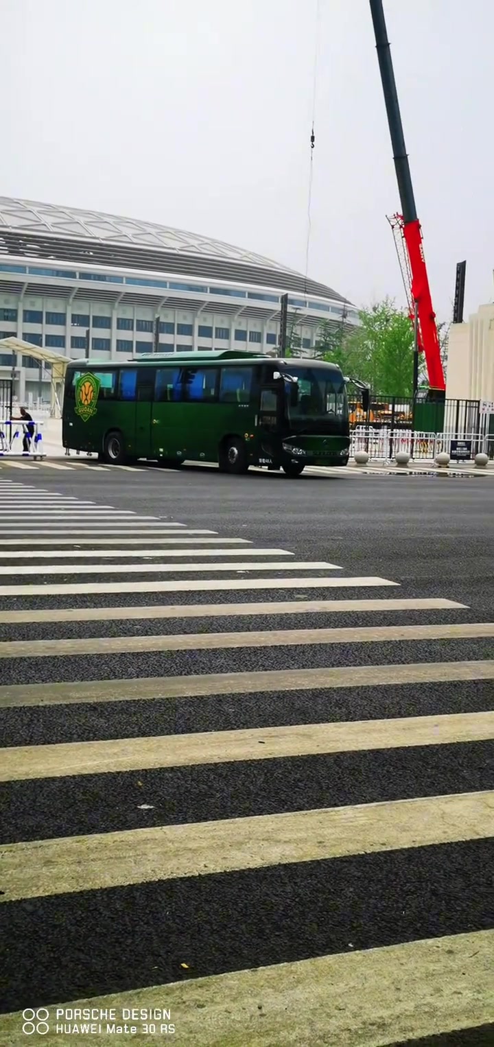 舊的不去新的不來國安博主實拍國安新大巴整裝待發(fā)
