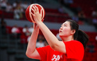 中國女籃大勝51分，7人得分上雙，張子宇首秀亮眼。