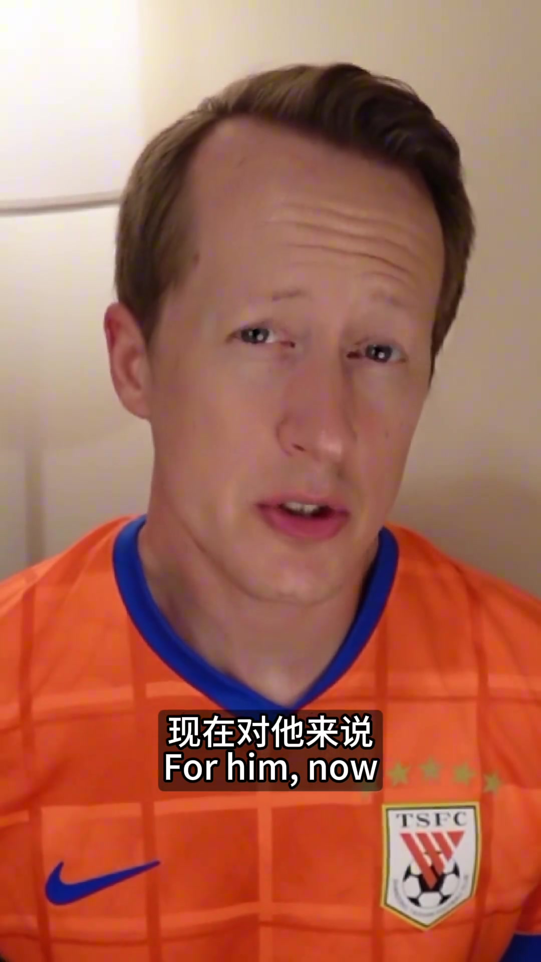 英國足球哥劉誠宇應(yīng)該提前一小時到訓練基地練習100 個點球
