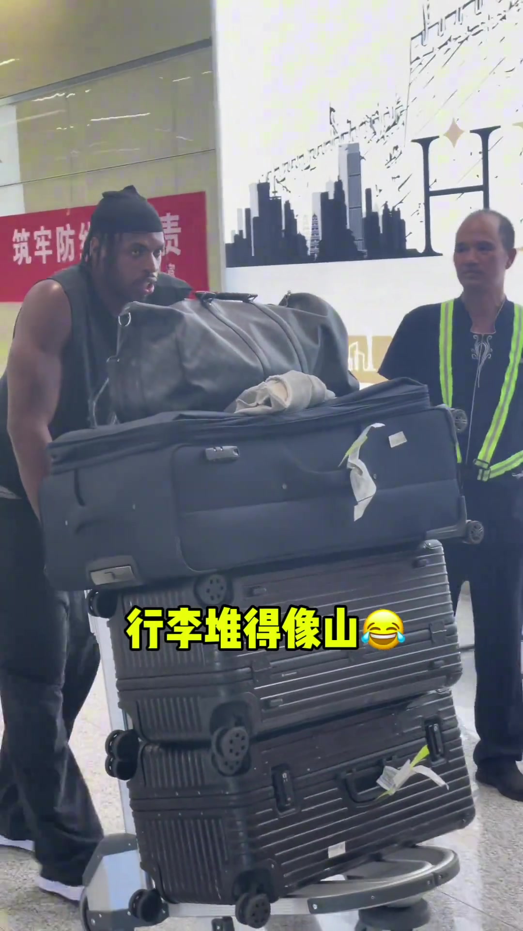 連你也來了勇士球員希爾德開啟中國行 首站西安兵馬俑