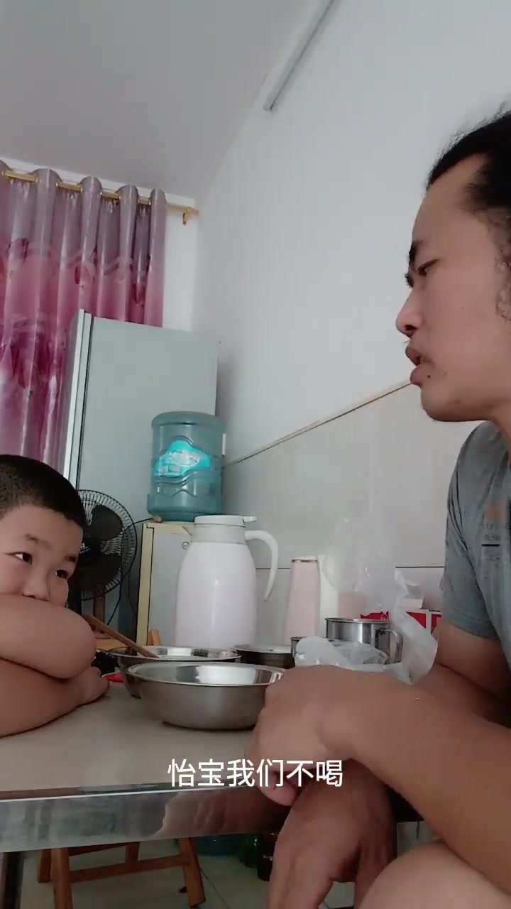 沒必要吧?球迷立誓國(guó)足一天不解散怡寶不喝耐克不買