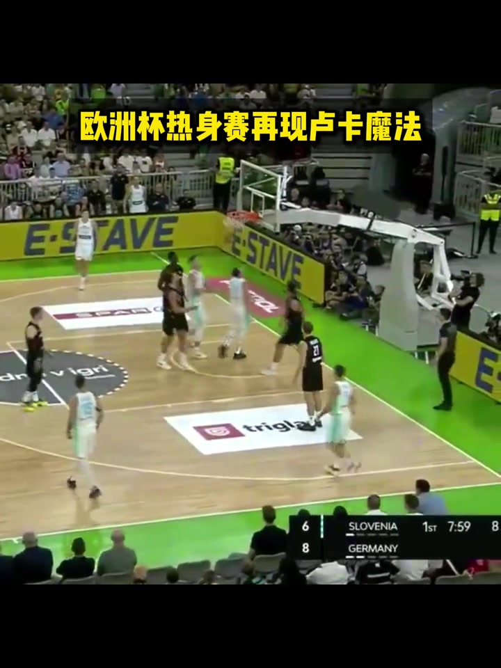 這什么逆天手感東契奇隨手高拋打板入筐 對(duì)手拉都拉不住
