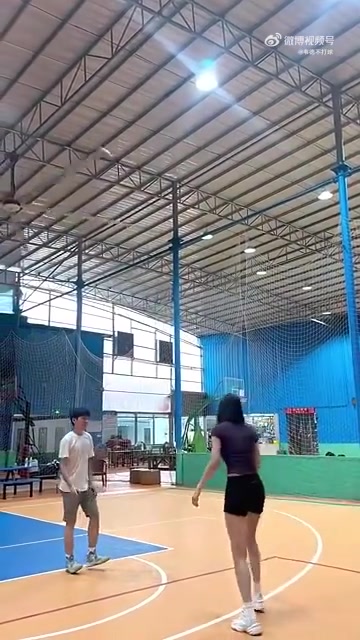 撩頭發(fā)那一下真的很有赤木晴子的感覺